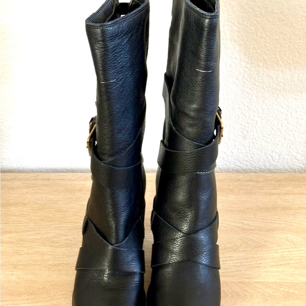 Chloe Black Leather Heeled Boots - Picture 3 of 10